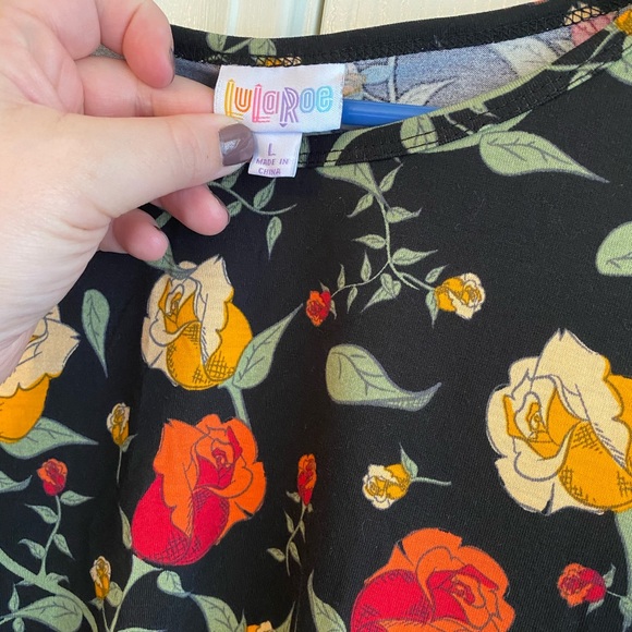 Large LuLaRoe Irma - Picture 2 of 2